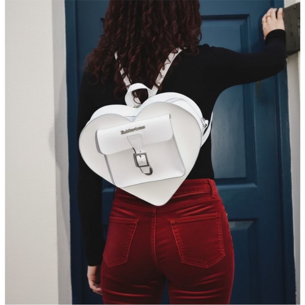 Dr. Martens White Heart Backpack Kiev Leather NWT Rare Sold Out - Picture 11 of 13